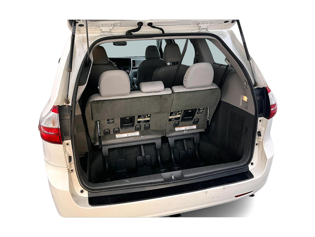 Thumbnail: 2017 Toyota Sienna - 20
