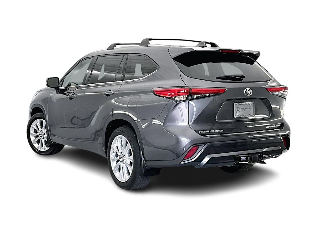 Thumbnail: 2022 Toyota Highlander - 4