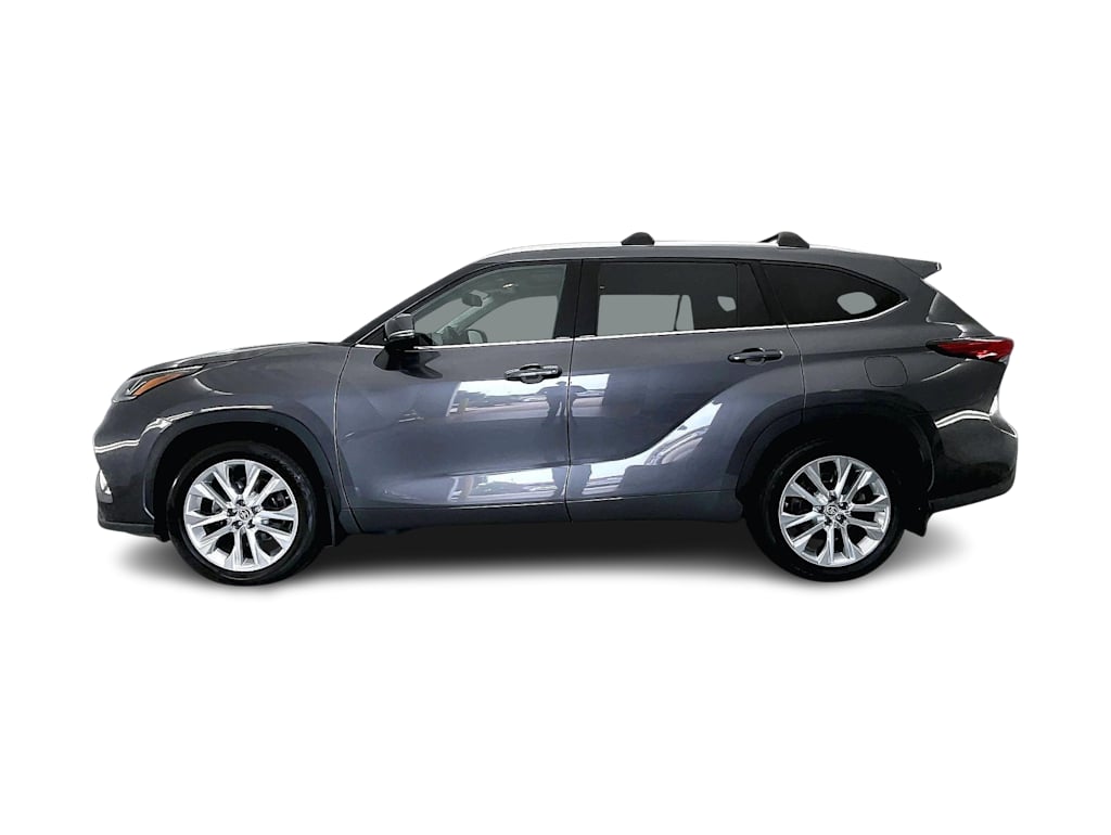 Thumbnail: 2022 Toyota Highlander - 3