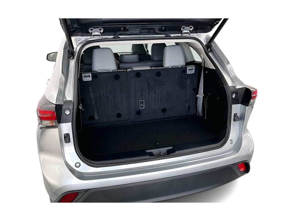 Thumbnail: 2022 Toyota Highlander - 18