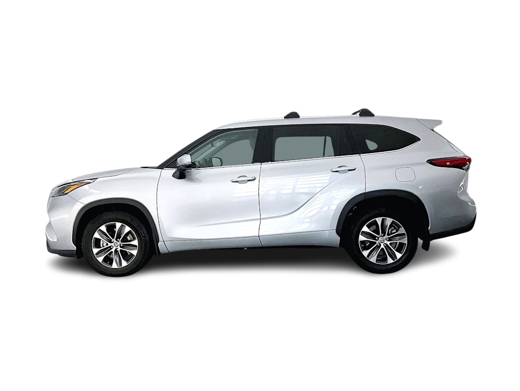 Thumbnail: 2022 Toyota Highlander - 3