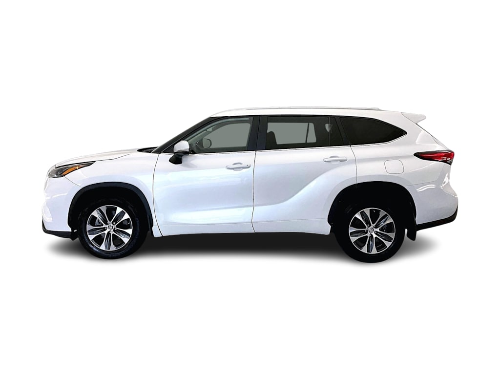 Thumbnail: 2023 Toyota Highlander - 3
