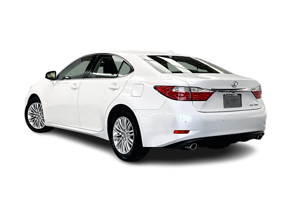 Thumbnail: 2015 Lexus ES - 4
