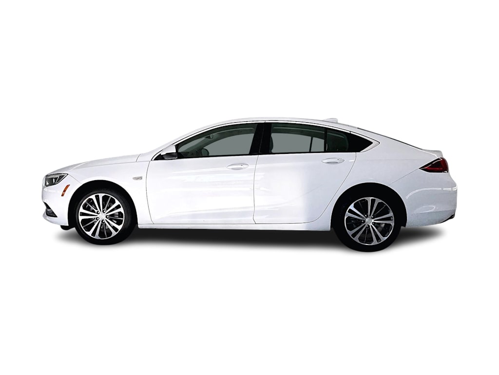 Thumbnail: 2018 Buick Regal - 3