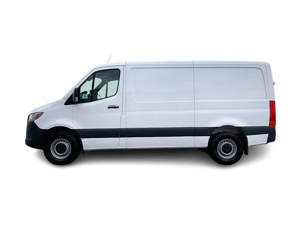Thumbnail: 2025 Mercedes-Benz Sprinter - 3