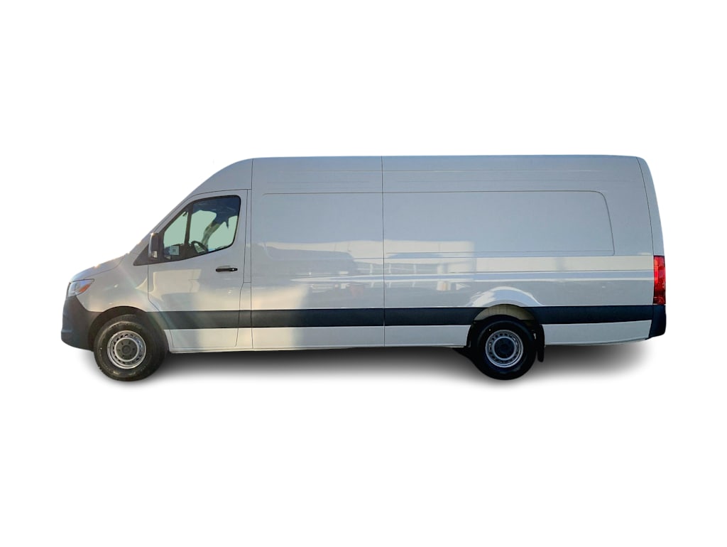 Thumbnail: 2025 Mercedes-Benz Sprinter - 3
