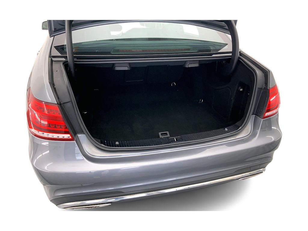 Thumbnail: 2016 Mercedes-Benz E-Class - 18