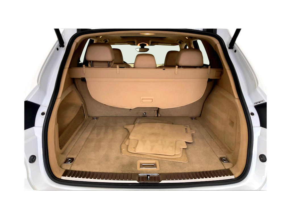 Thumbnail: 2015 Porsche Cayenne - 17
