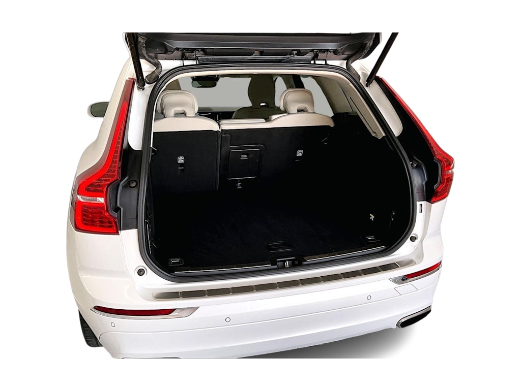 Thumbnail: 2019 Volvo XC60 - 18