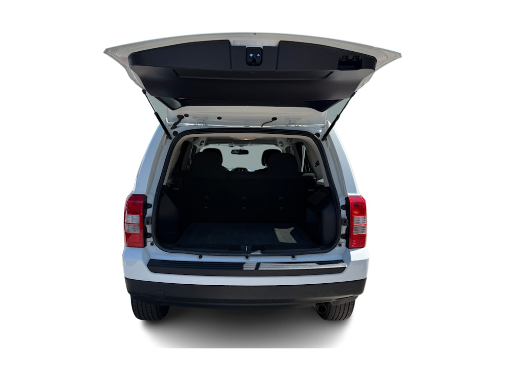 Thumbnail: 2017 Jeep Patriot - 15