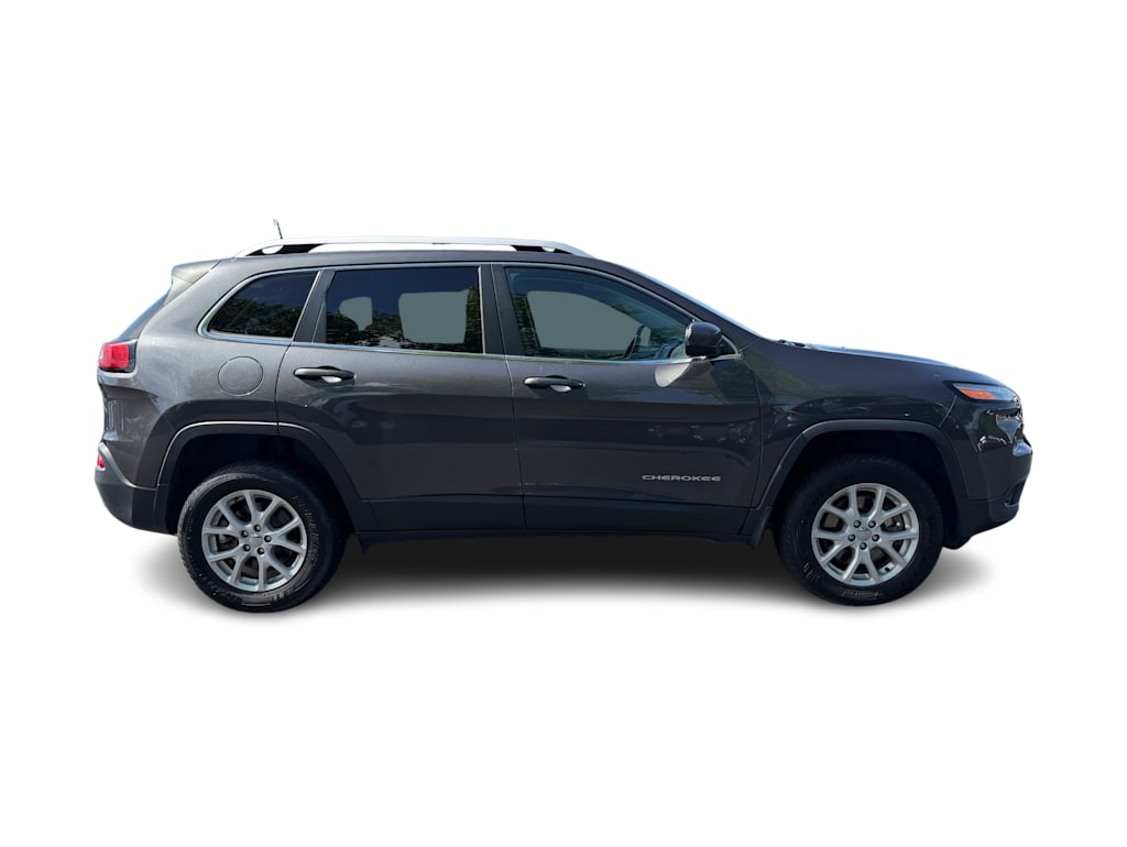 Thumbnail: 2017 Jeep Cherokee - 19
