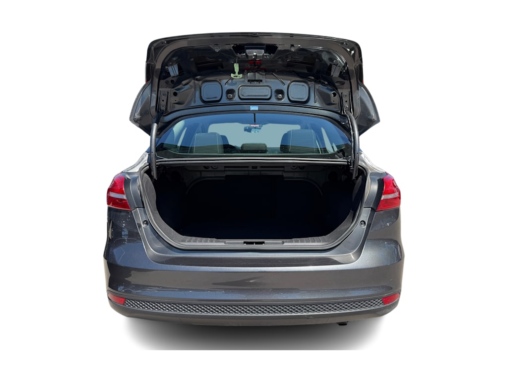 Thumbnail: 2015 Ford Focus - 14