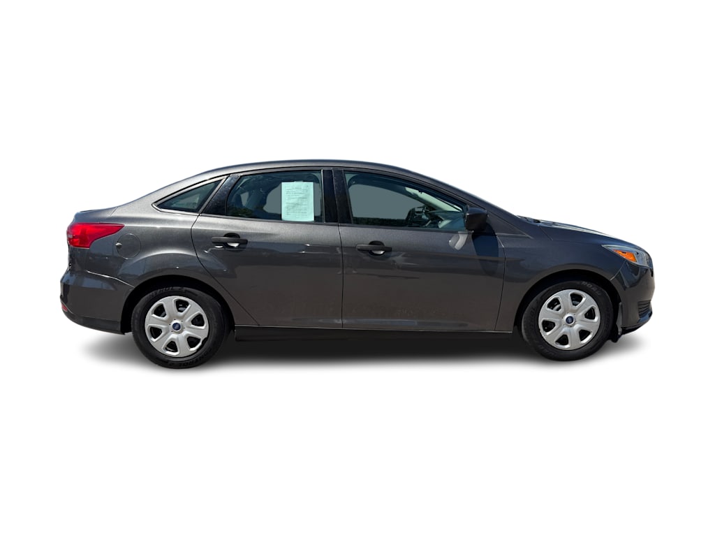Thumbnail: 2015 Ford Focus - 18