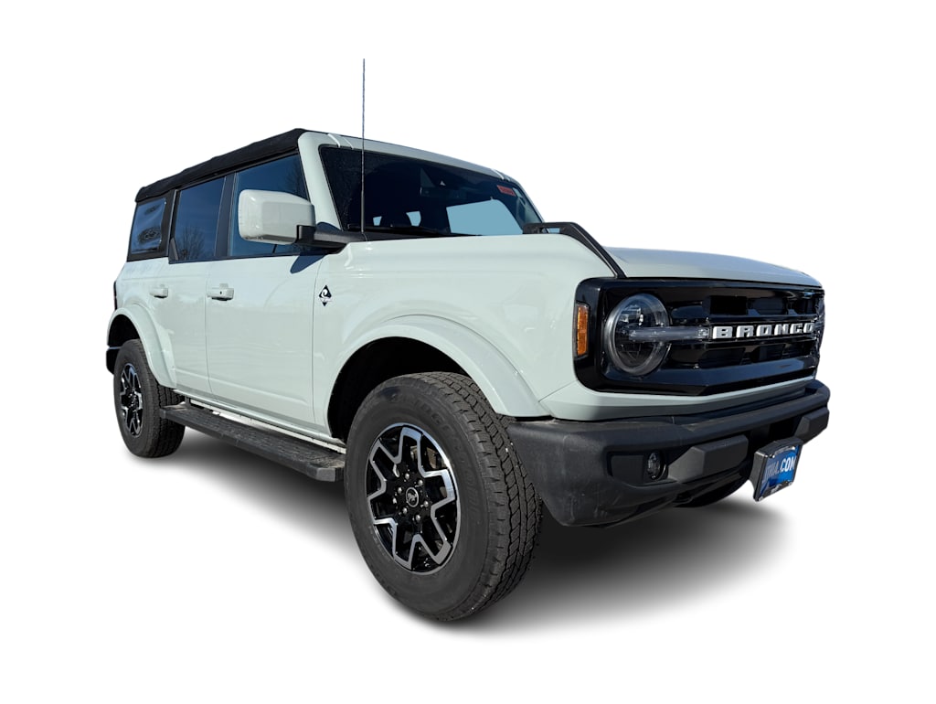 2023 Ford Bronco Outer Banks 3