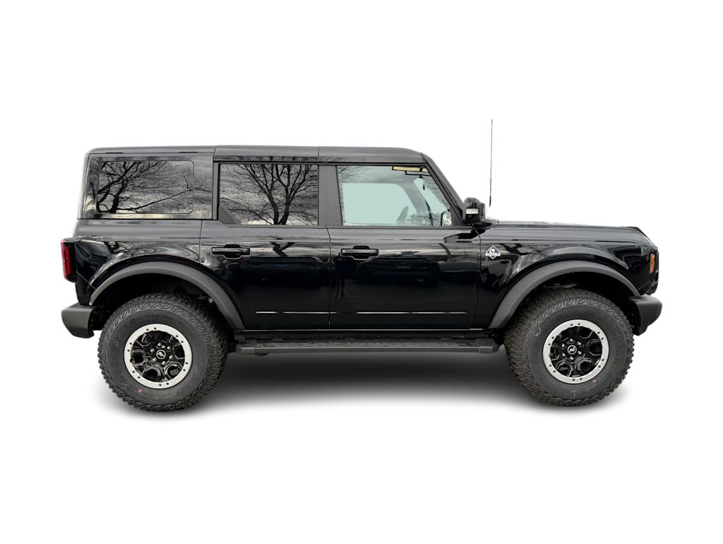 2024 Ford Bronco Outer Banks 17
