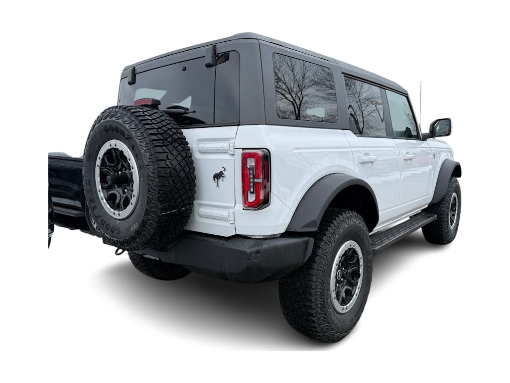 2024 Ford Bronco Outer Banks 19