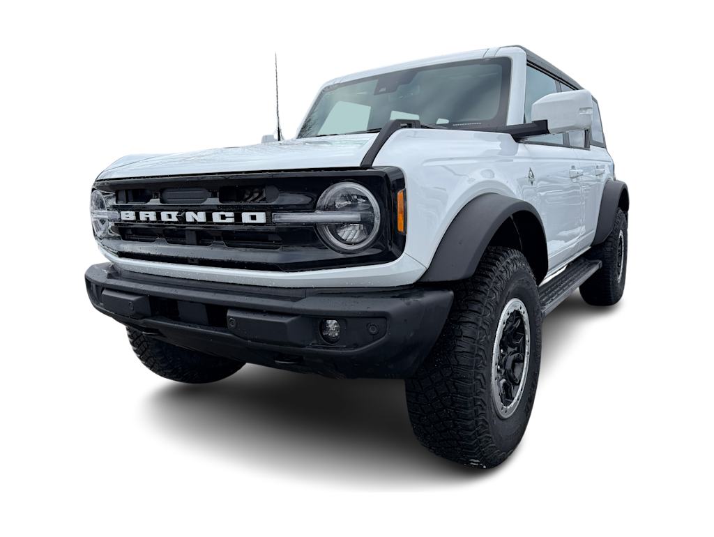 2024 Ford Bronco Outer Banks 16