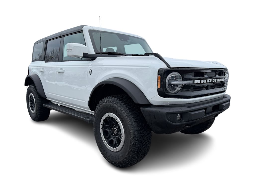 2024 Ford Bronco Outer Banks 2