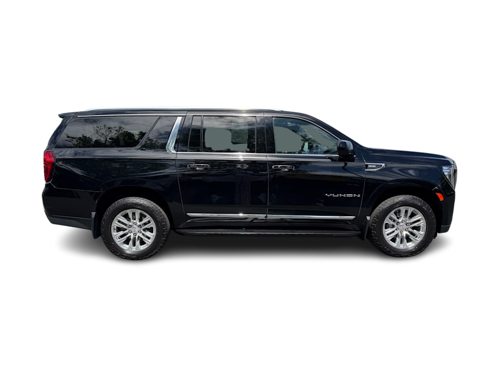 Thumbnail: 2023 GMC Yukon XL - 16
