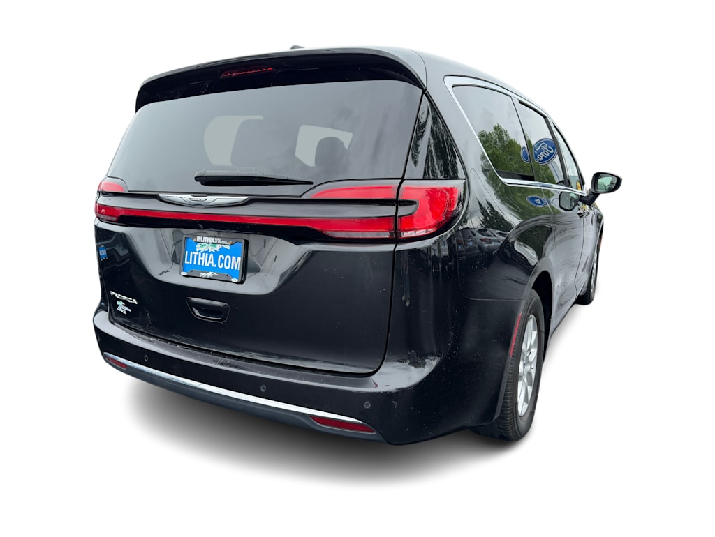 Thumbnail: 2023 Chrysler Pacifica - 19