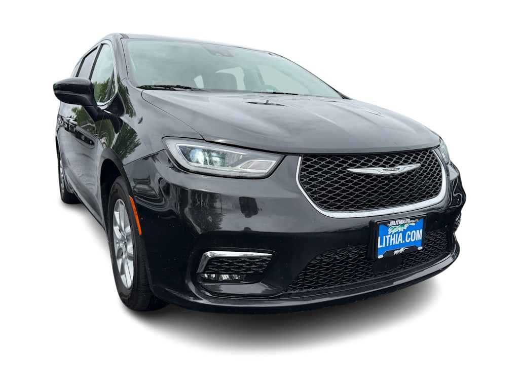 Thumbnail: 2023 Chrysler Pacifica - 16