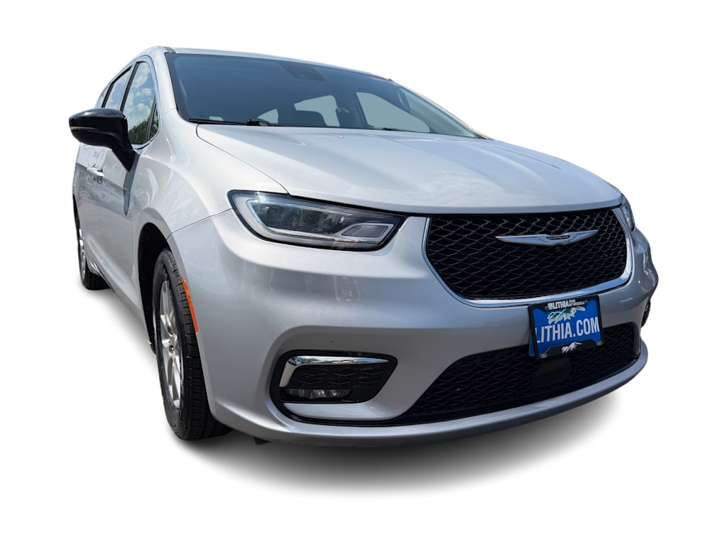 Thumbnail: 2024 Chrysler Pacifica - 16