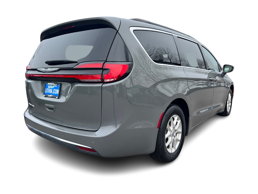 2022 Chrysler Pacifica Touring L 18