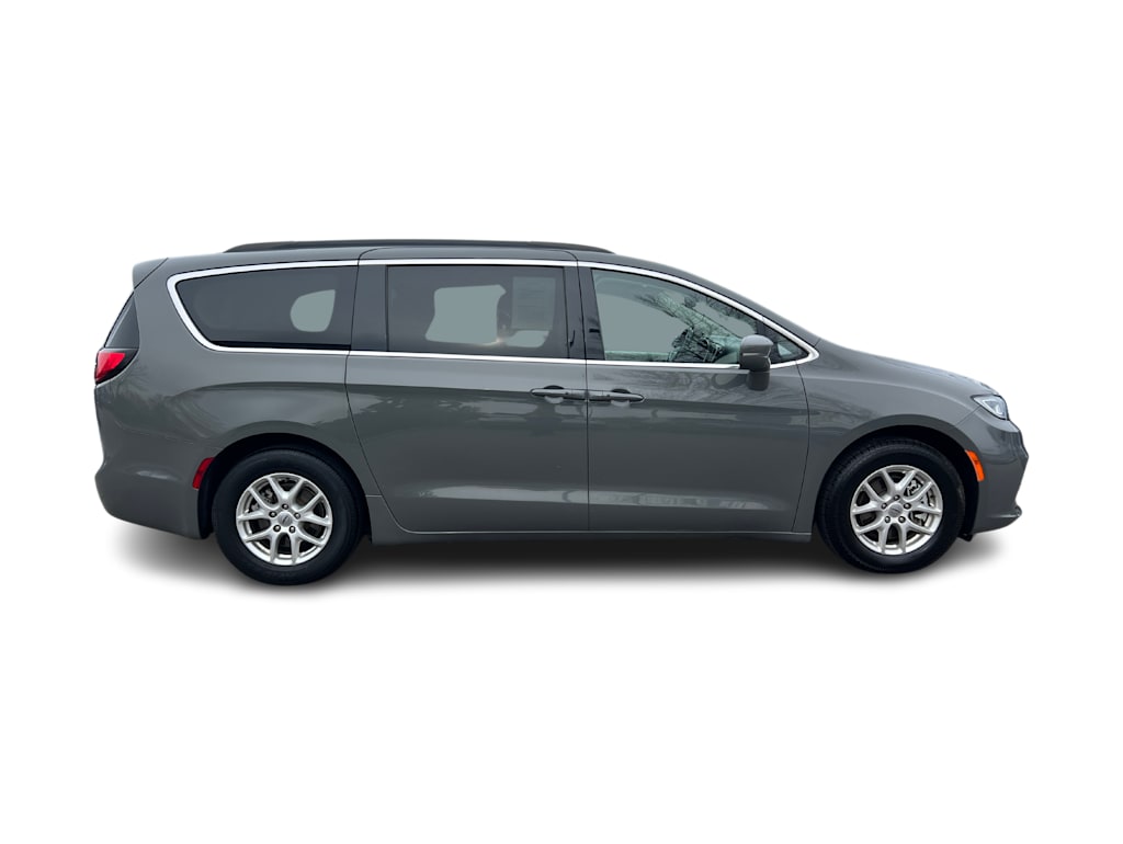 2022 Chrysler Pacifica Touring L 17