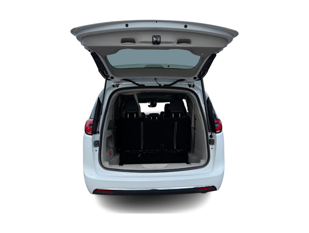 Thumbnail: 2022 Chrysler Pacifica - 14