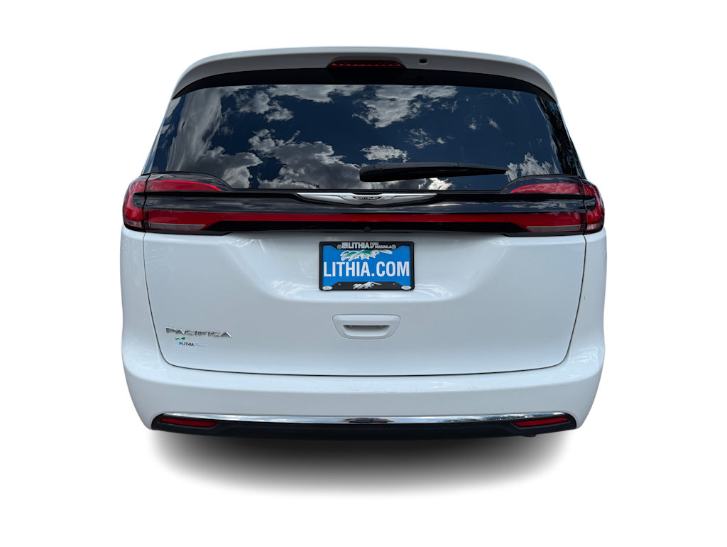 Thumbnail: 2022 Chrysler Pacifica - 4