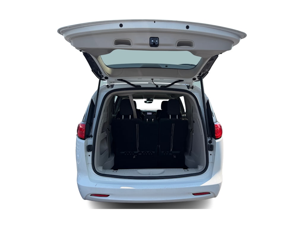Thumbnail: 2023 Chrysler Voyager - 13