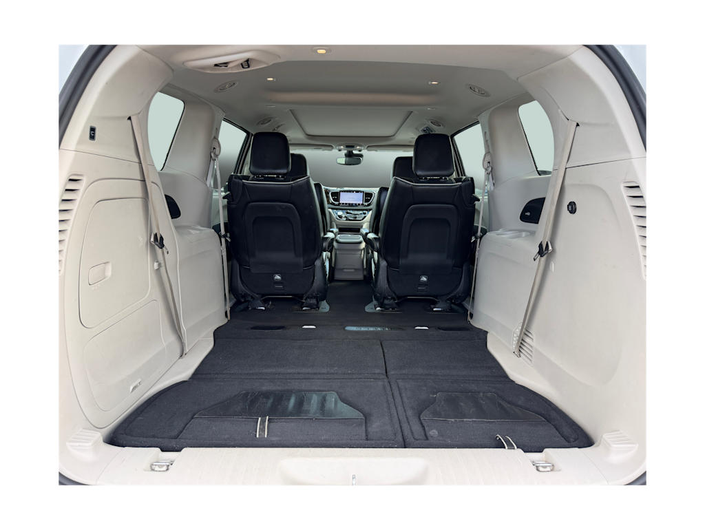 Thumbnail: 2023 Chrysler Pacifica - 19