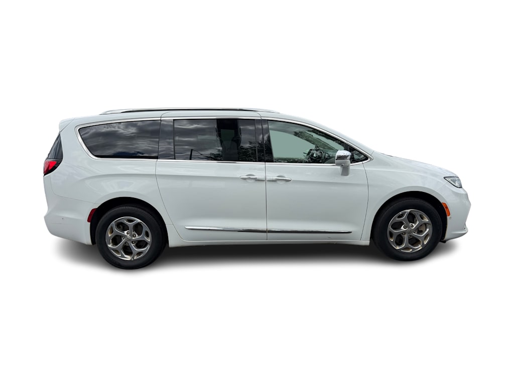 Thumbnail: 2021 Chrysler Pacifica - 18