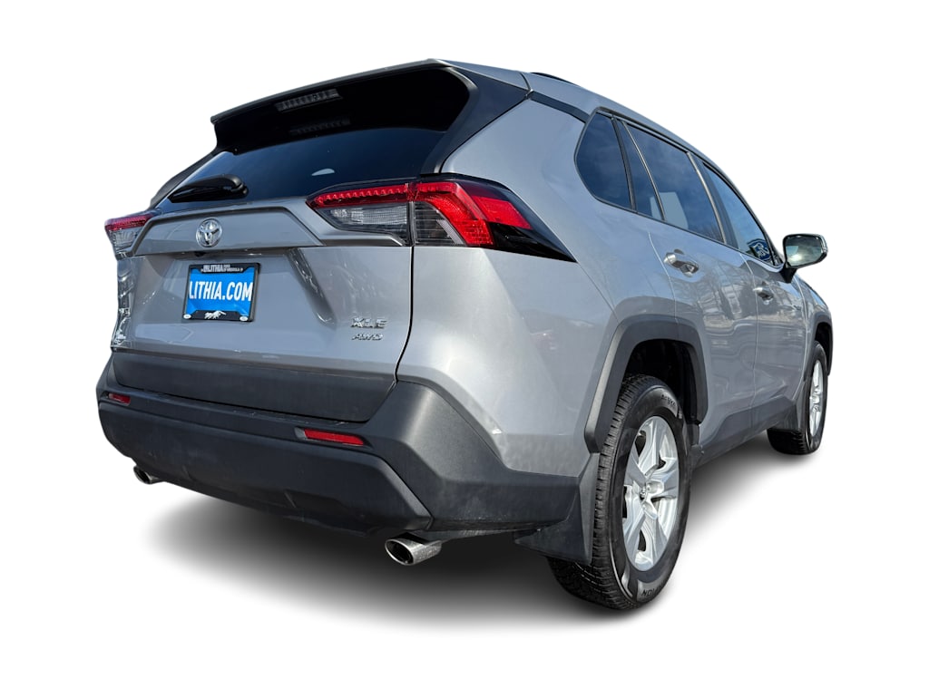 2019 Toyota RAV4 XLE 19
