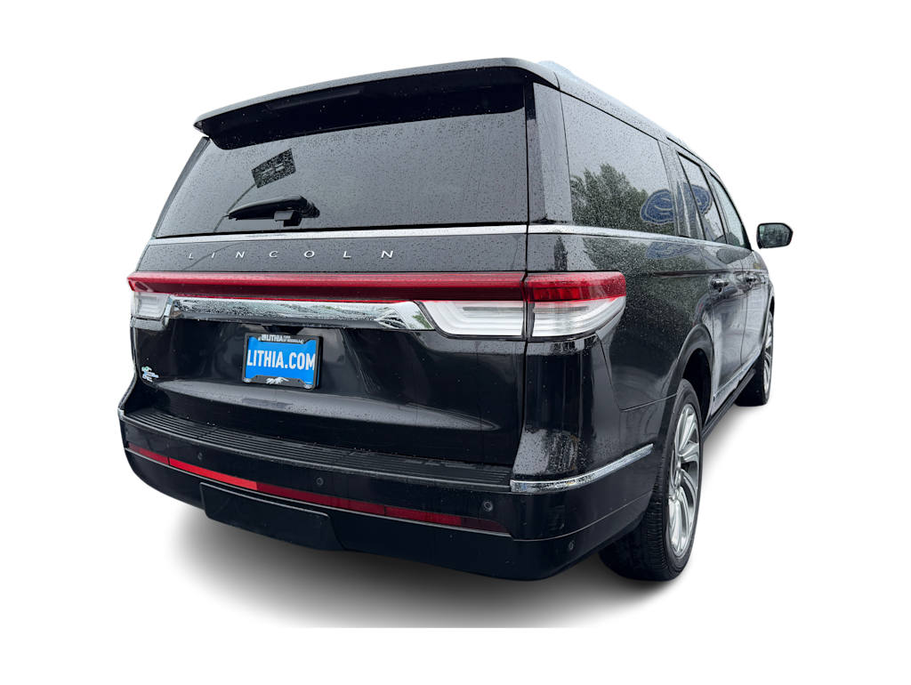 Thumbnail: 2024 Lincoln Navigator L - 19