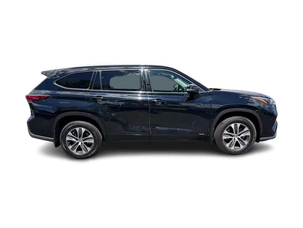 Thumbnail: 2022 Toyota Highlander - 17