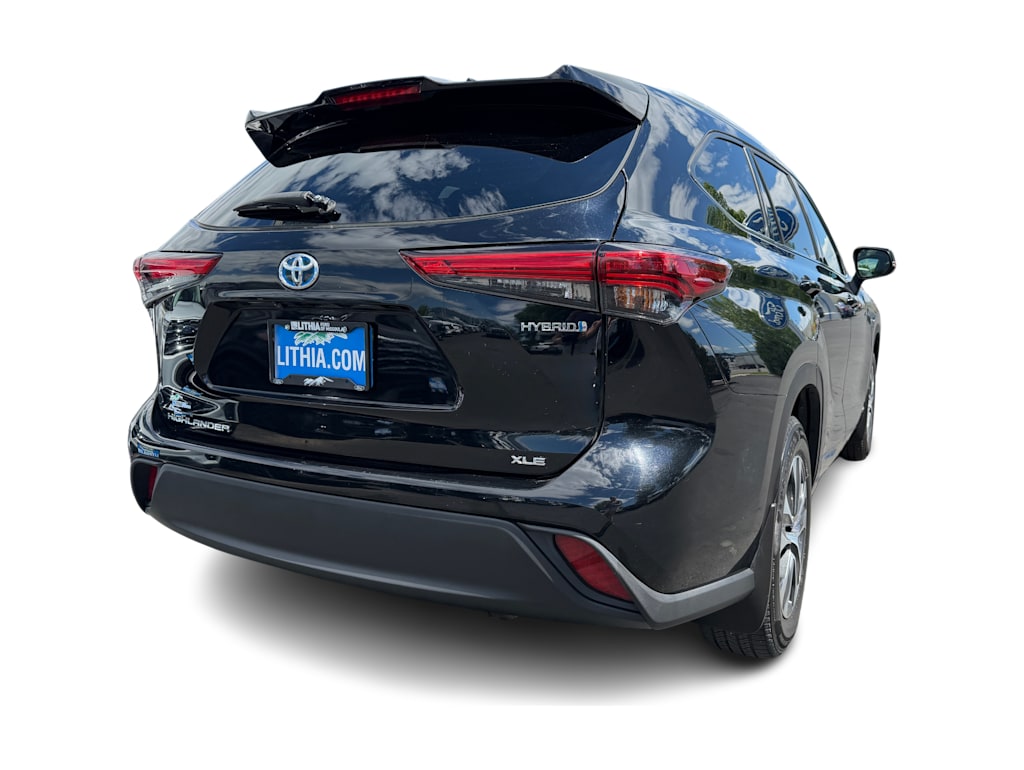 Thumbnail: 2022 Toyota Highlander - 18