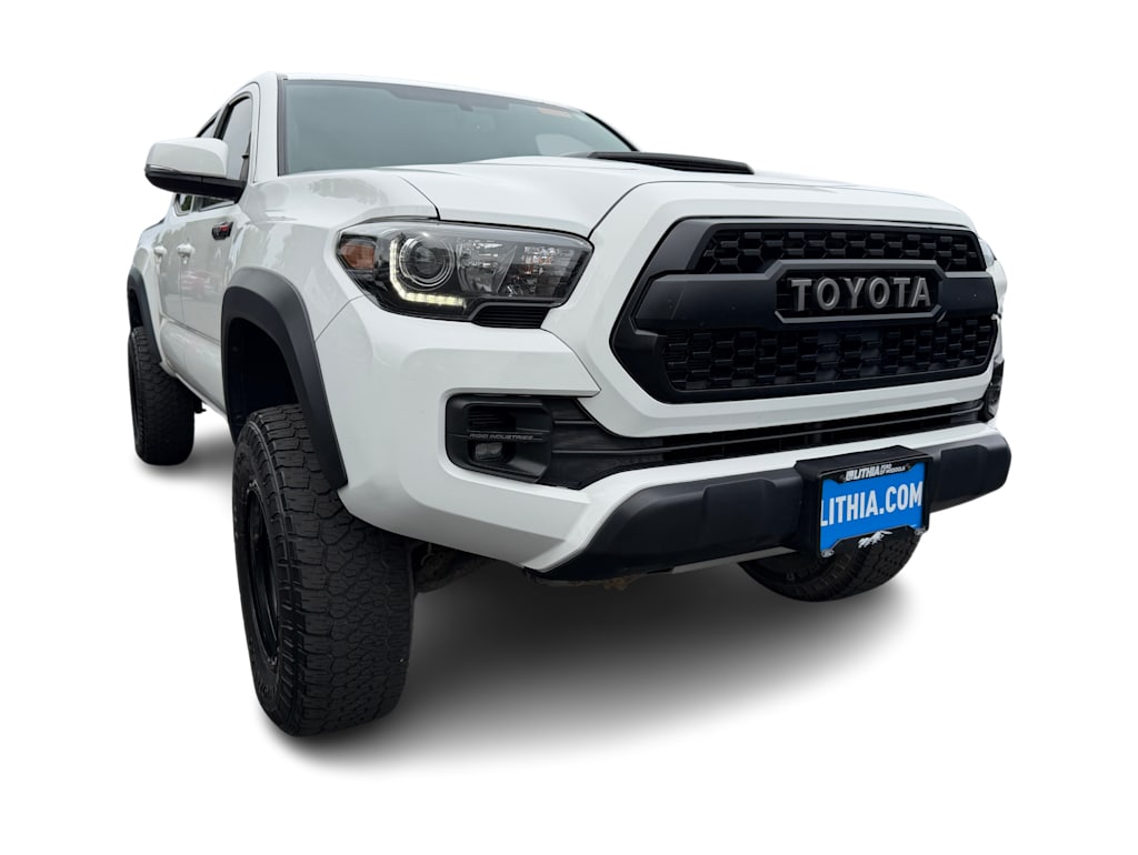 Thumbnail: 2017 Toyota Tacoma - 17