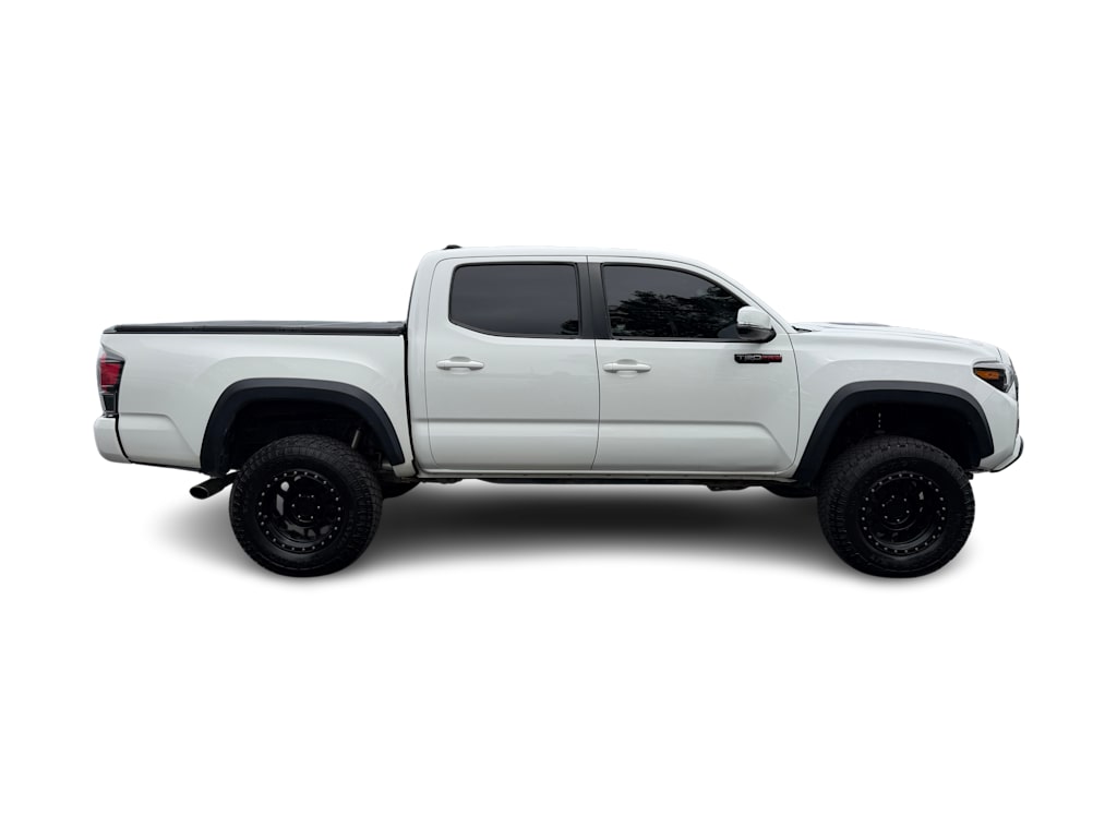 Thumbnail: 2017 Toyota Tacoma - 18