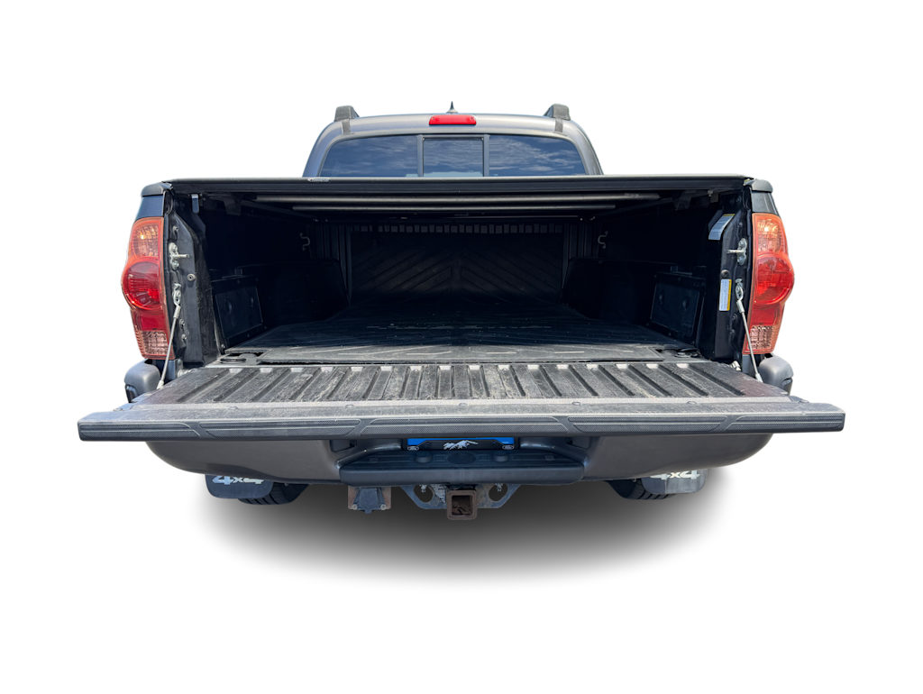 Thumbnail: 2015 Toyota Tacoma - 16