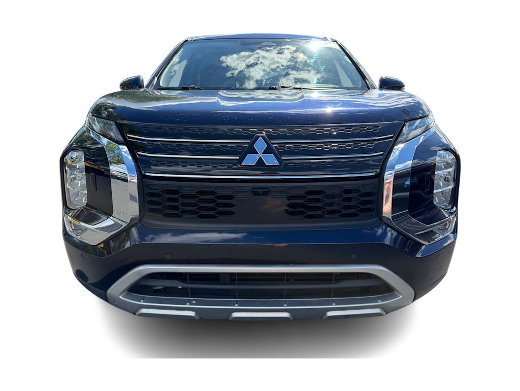 Thumbnail: 2023 Mitsubishi Outlander - 5