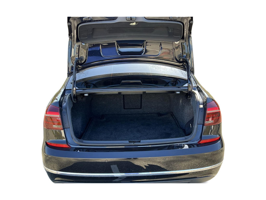 2018 Volkswagen Passat SEL 17