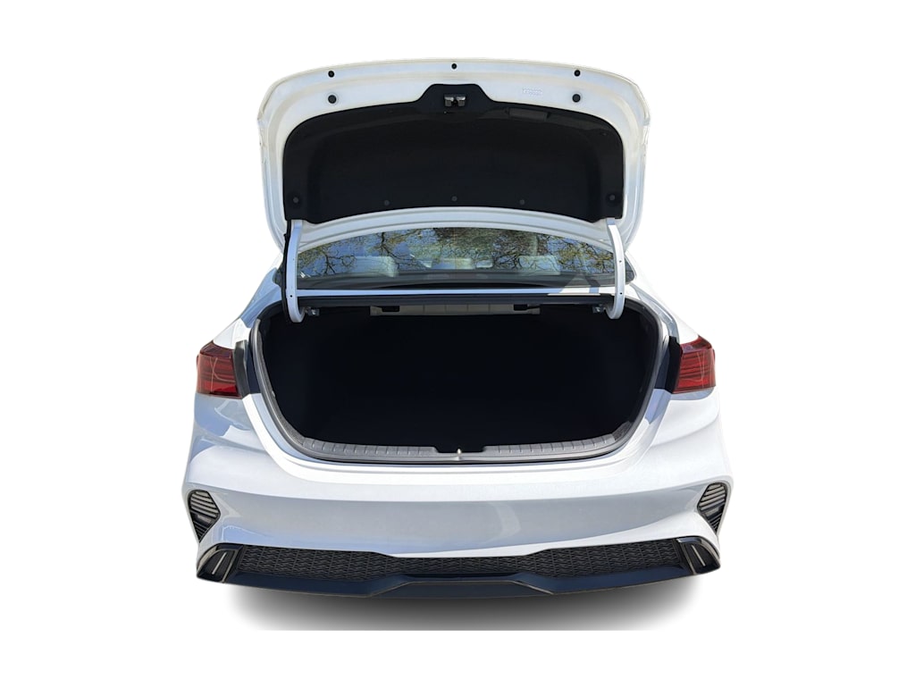 Thumbnail: 2023 Kia Forte - 18