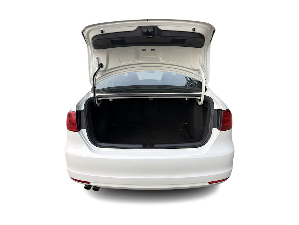 Thumbnail: 2011 Volkswagen Jetta - 18