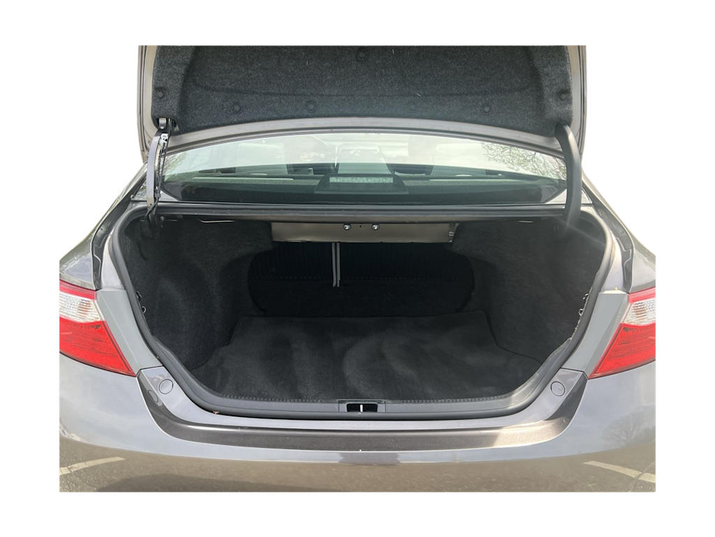 2015 Toyota Camry XSE 16