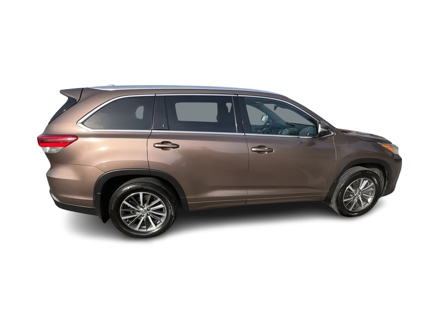 2018 Toyota Highlander XLE 24