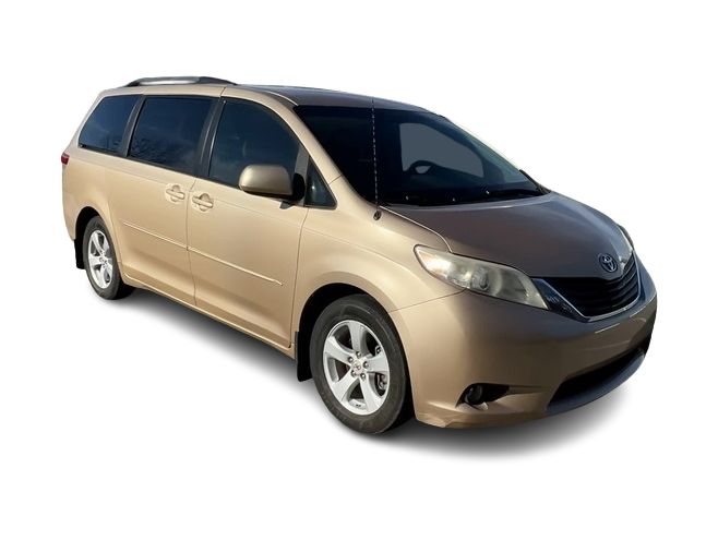 2011 Toyota Sienna LE 4