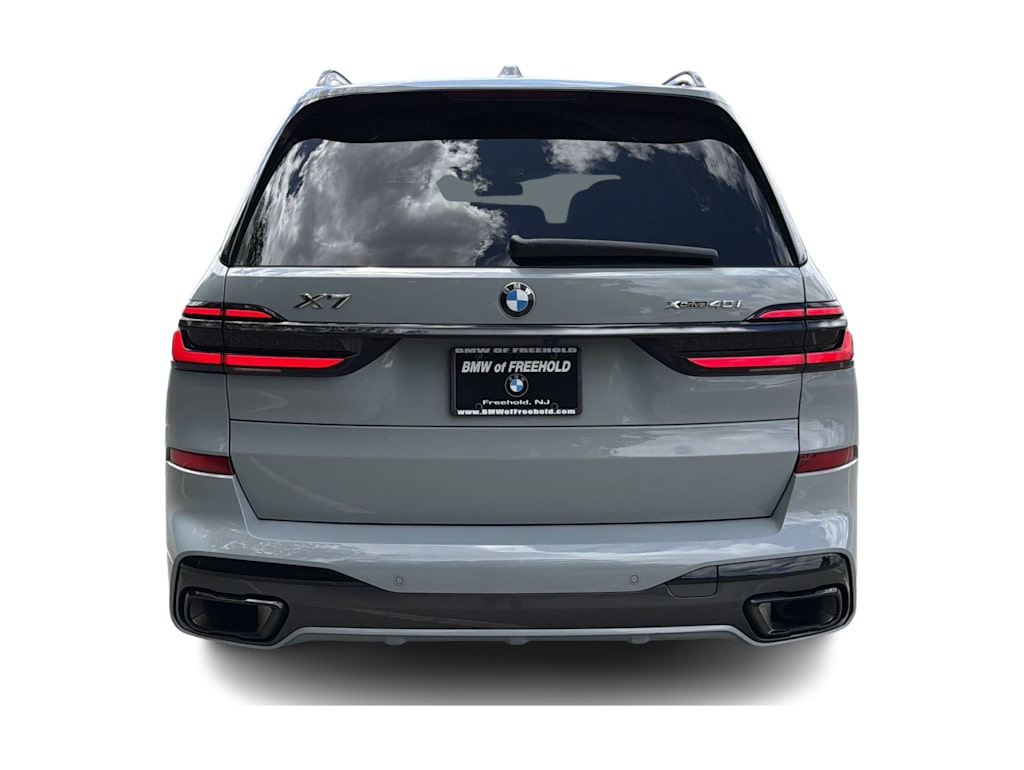 Thumbnail: 2024 BMW X7 - 24