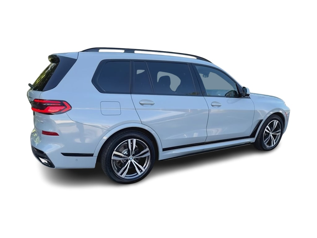 Thumbnail: 2026 BMW X7 - 21