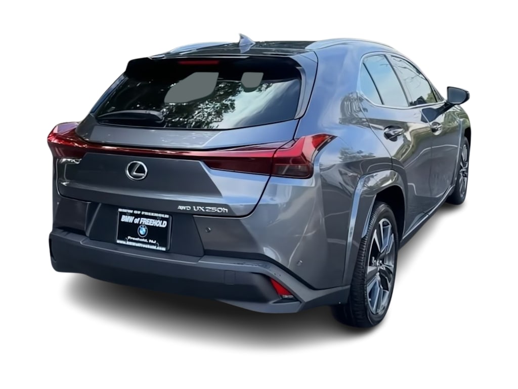 Thumbnail: 2024 Lexus UX - 21